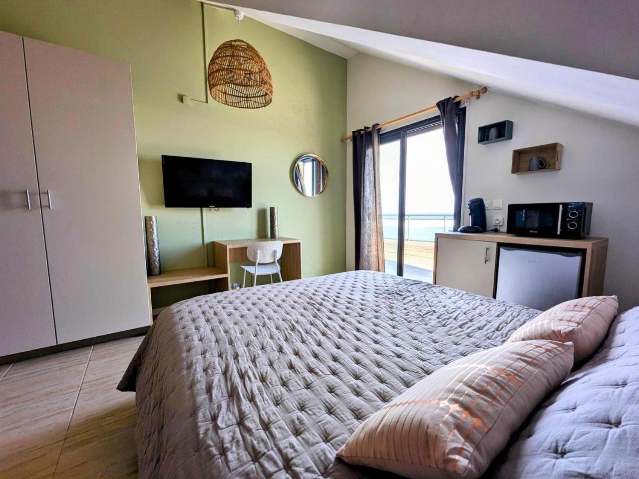 Studio Dauphin - Plage De Saint-Pierre Exterior photo